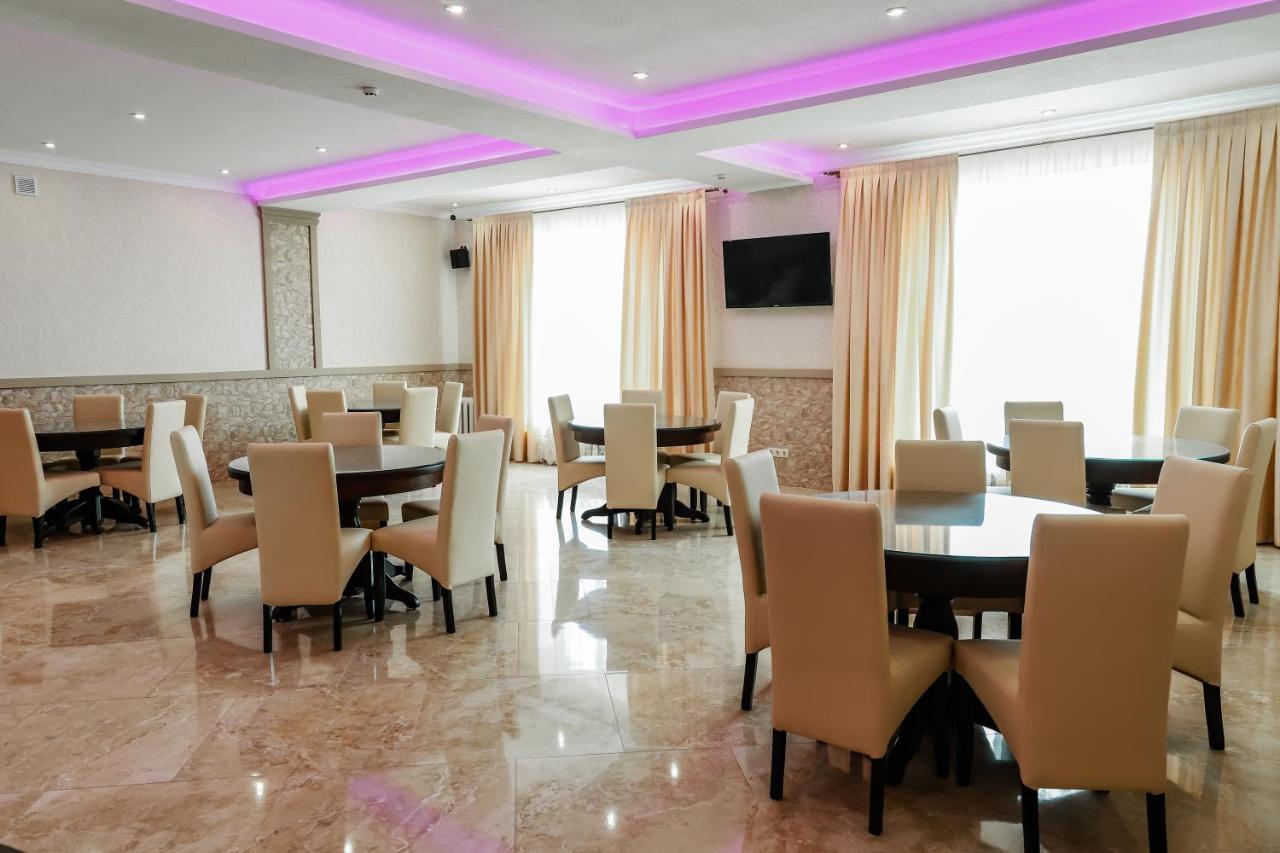 Hotel Konus Falesti Buitenkant foto